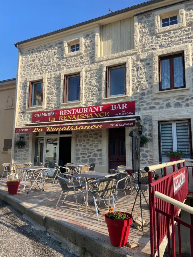 Hotel Restaurant La Renaissance Saint-Cirgues-en-Montagne Exteriér fotografie